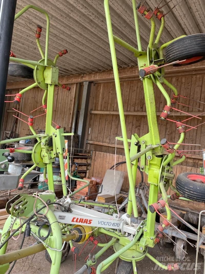 CLAAS Volto 670 Граблі і сінозворушувачі