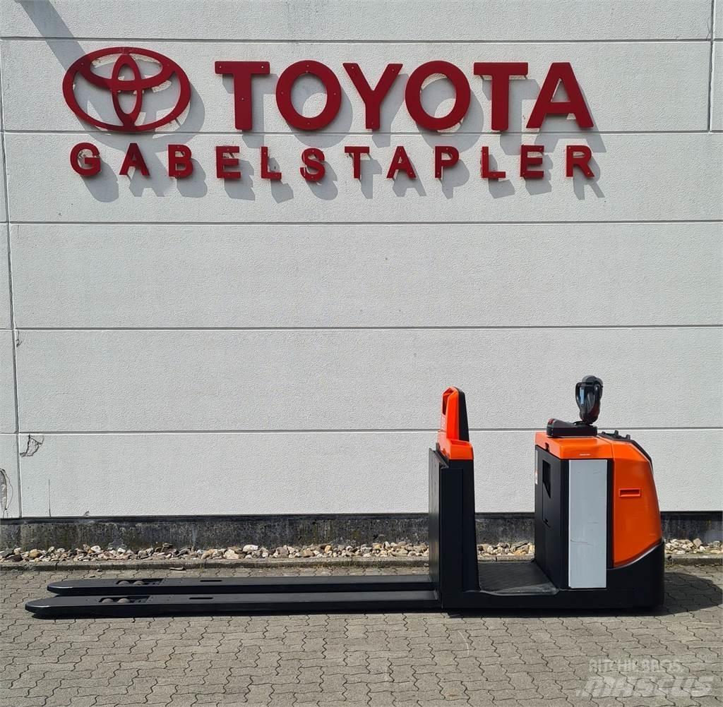 Toyota OSE 250 Підбирачі замовлень з нижніх ярусів