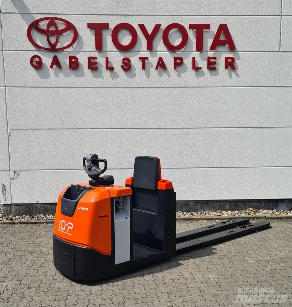 Toyota OSE 250 Підбирачі замовлень з нижніх ярусів