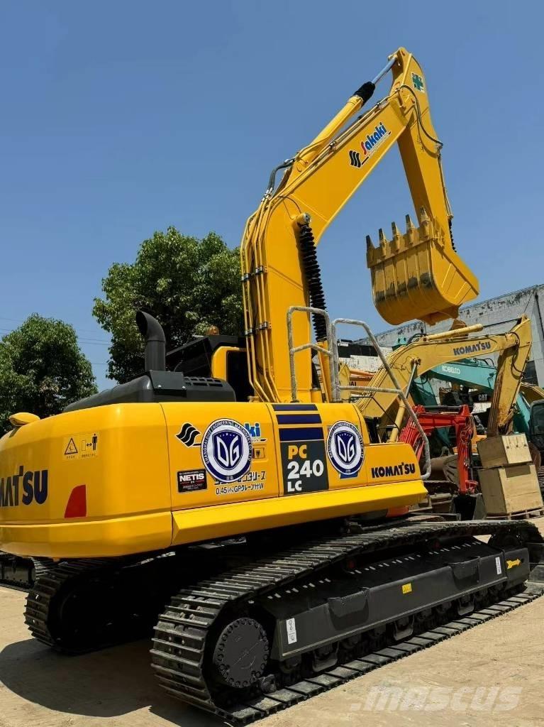 Komatsu PC 240 Гусеничні екскаватори