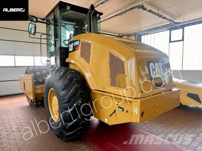 CAT CP68B Грунтові котки