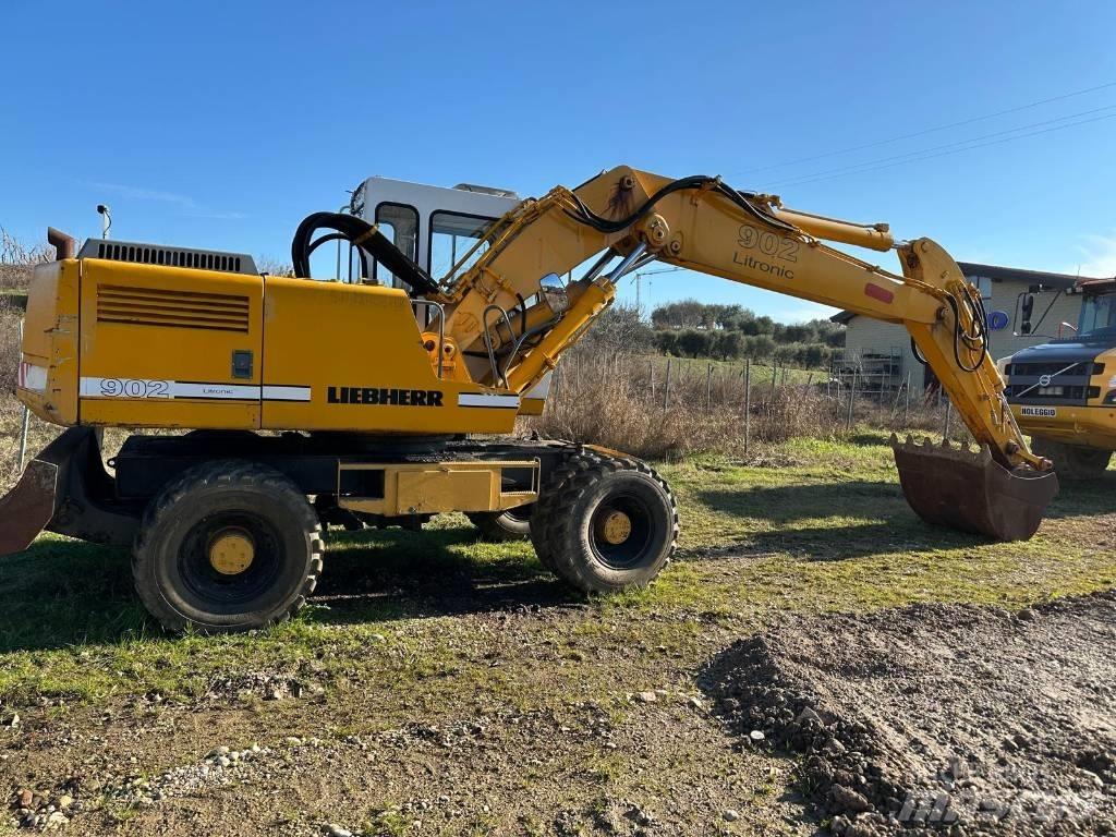 Liebherr 902 Колісні екскаватори