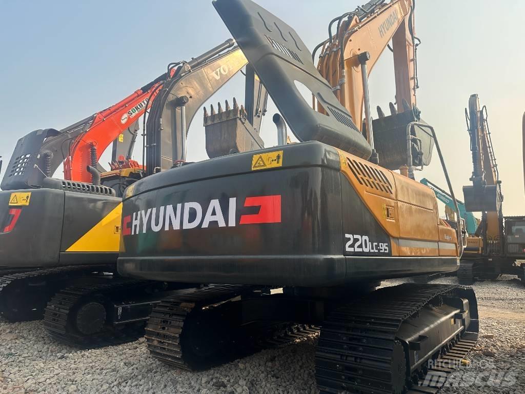 Hyundai R220LC-9S Гусеничні екскаватори