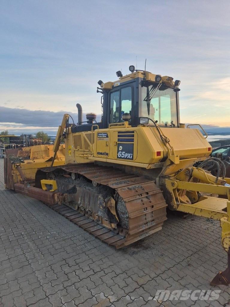 Komatsu D65 pxi Гусеничні бульдозери