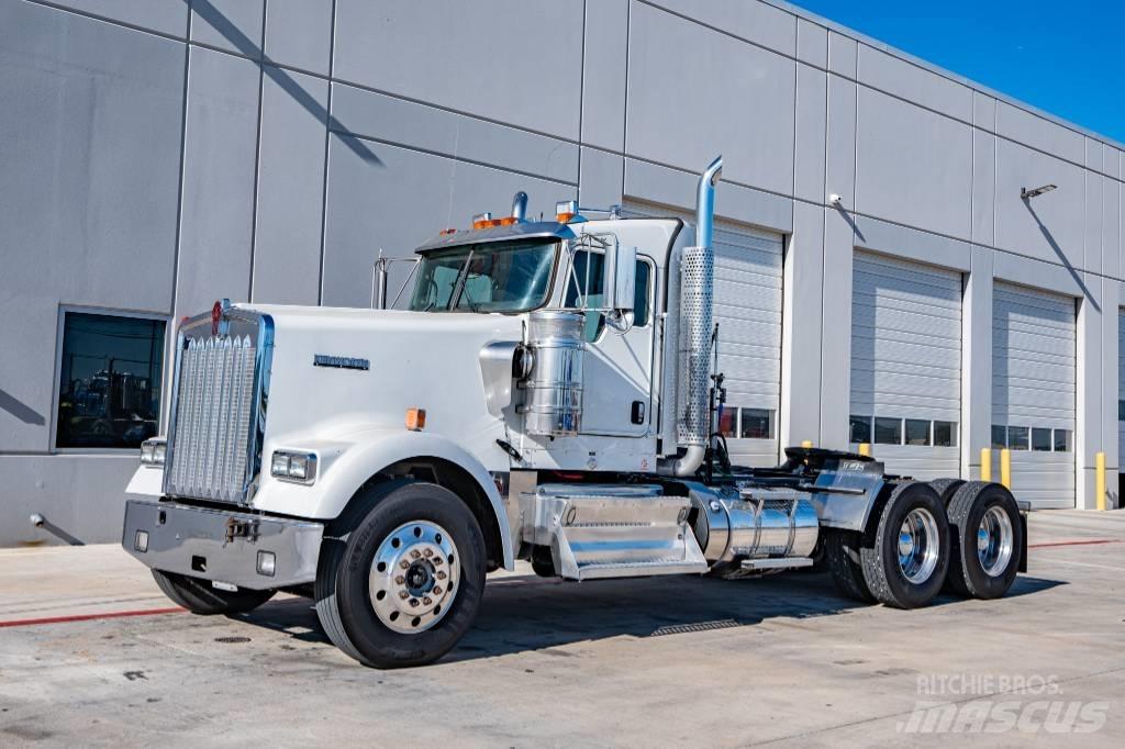 Kenworth W900 Тягачі