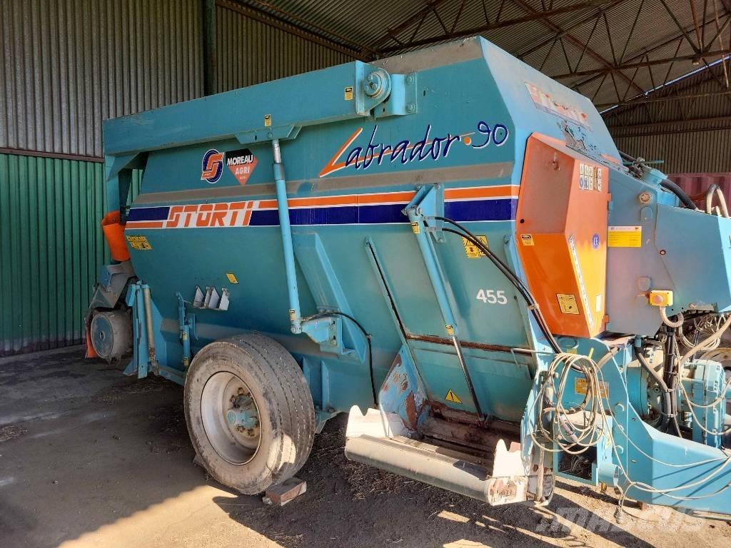 Storti Labrador 9 Завантажувачі змішувальних машин