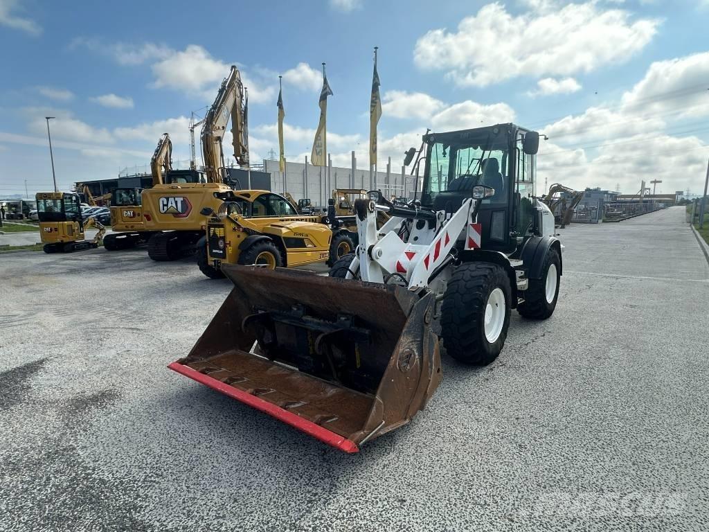 CAT 908 M Фронтальні навантажувачі