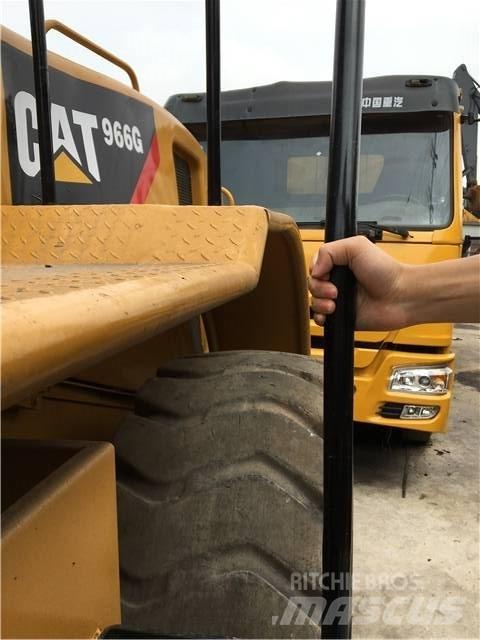 CAT 966G Фронтальні навантажувачі
