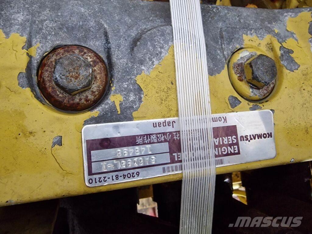 Komatsu SA6D95L-1 Двигуни