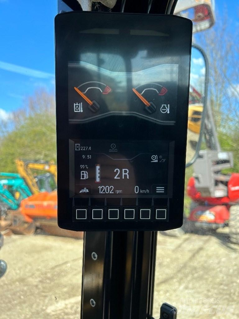 CAT 906 Фронтальні навантажувачі