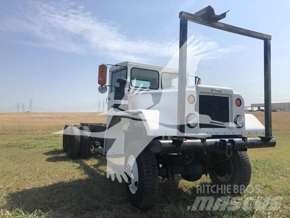 Diamond T M13 Шасі з кабіною