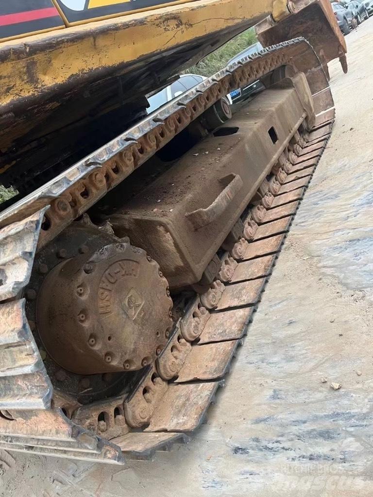 CAT 313 D Гусеничні екскаватори