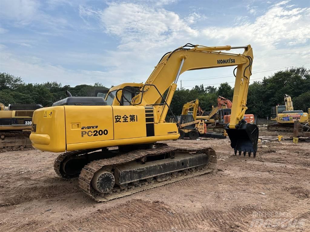 Komatsu PC 200 Гусеничні екскаватори