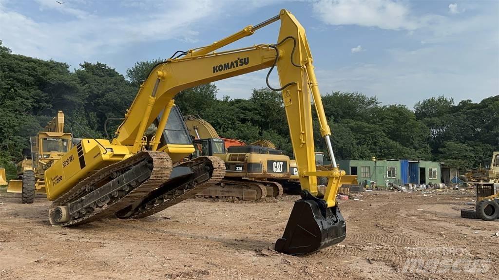 Komatsu PC 200 Гусеничні екскаватори