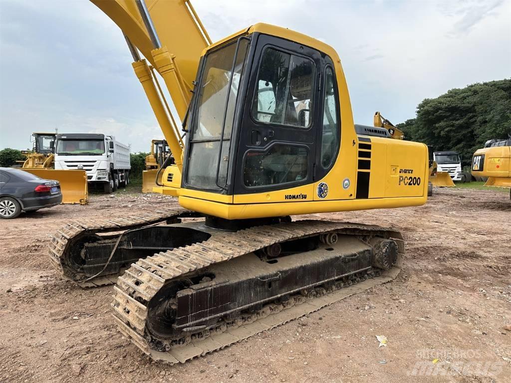 Komatsu PC 200 Гусеничні екскаватори