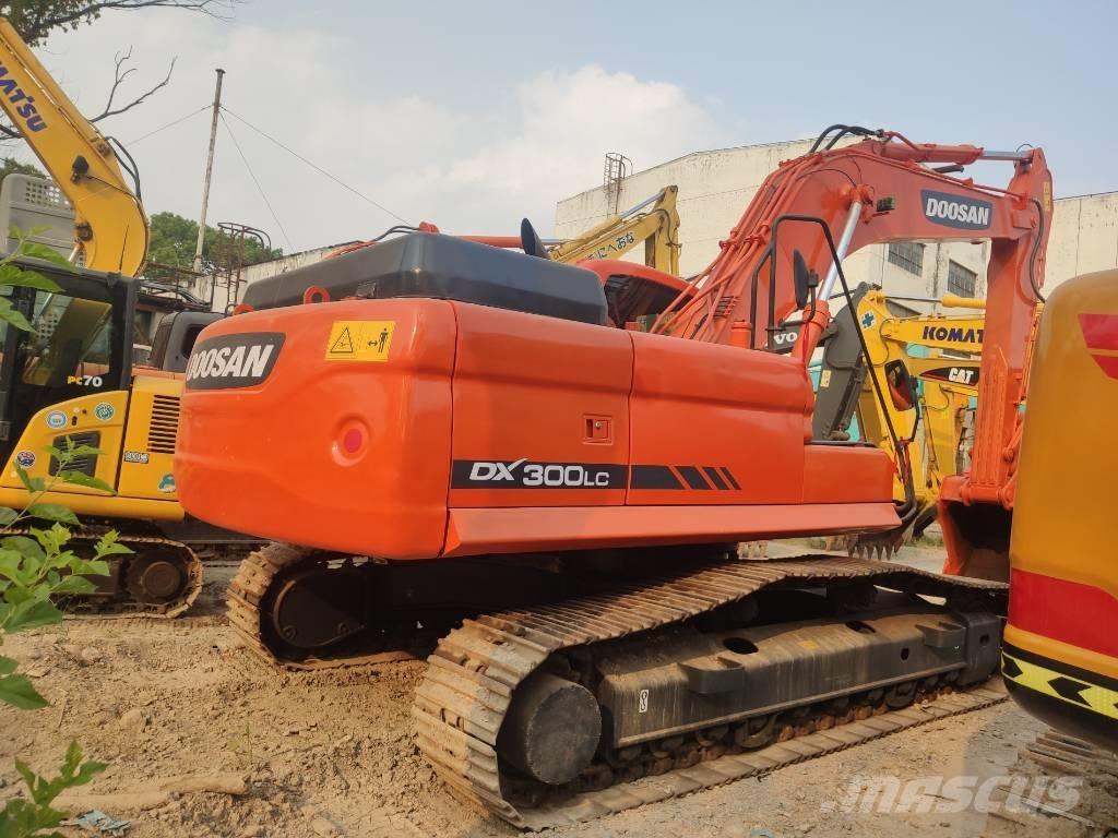 Doosan dx300 Гусеничні екскаватори