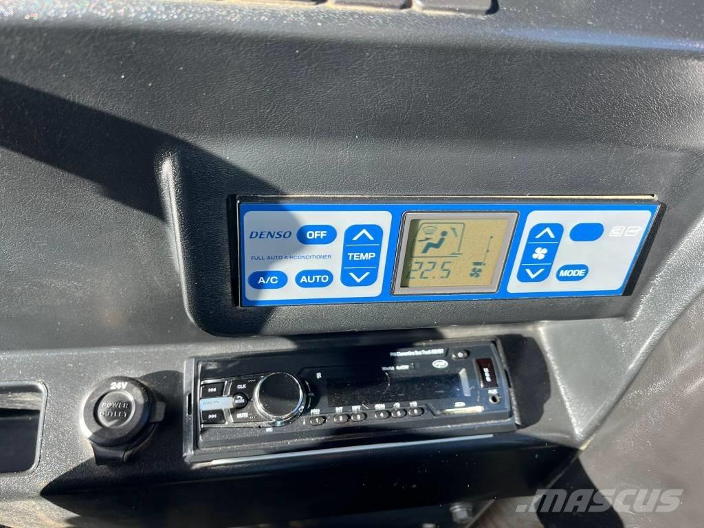 Takeuchi TB 295 W Колісні екскаватори