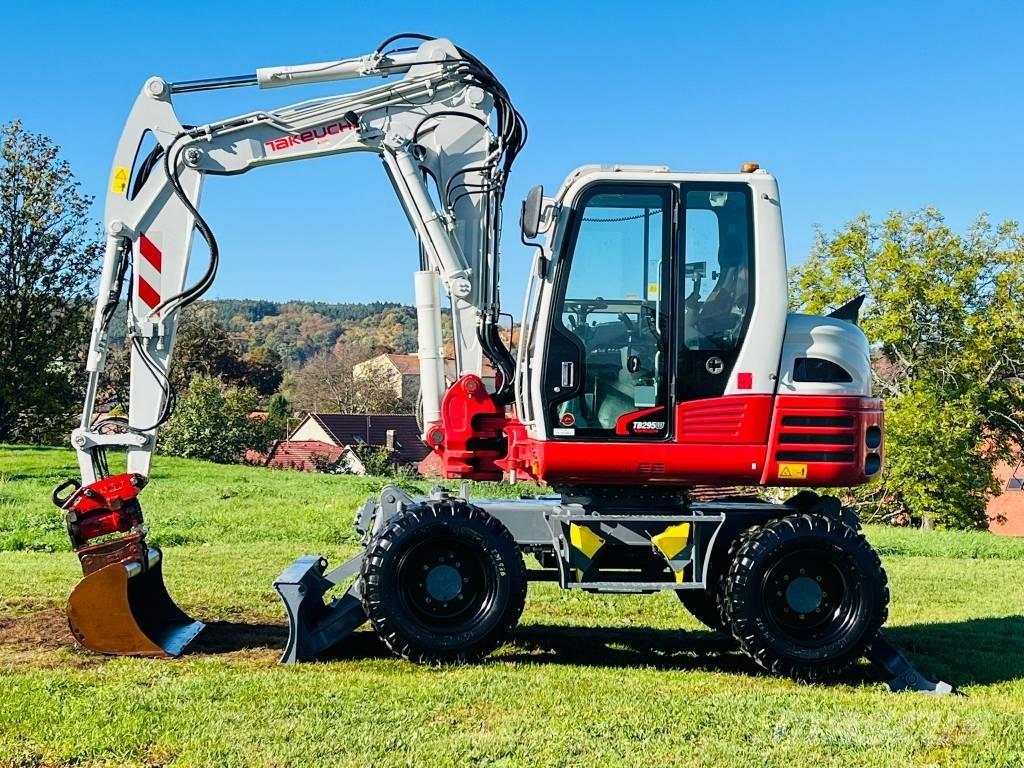 Takeuchi TB 295 W Колісні екскаватори