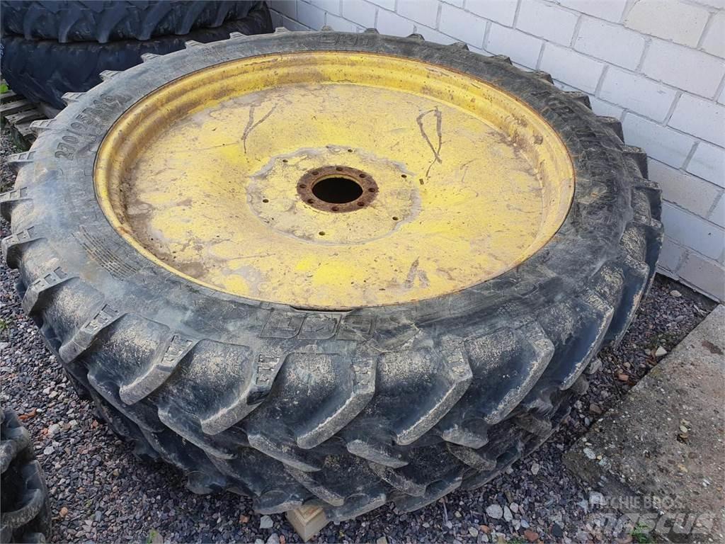 BKT 270/95R48 x2 Колеса