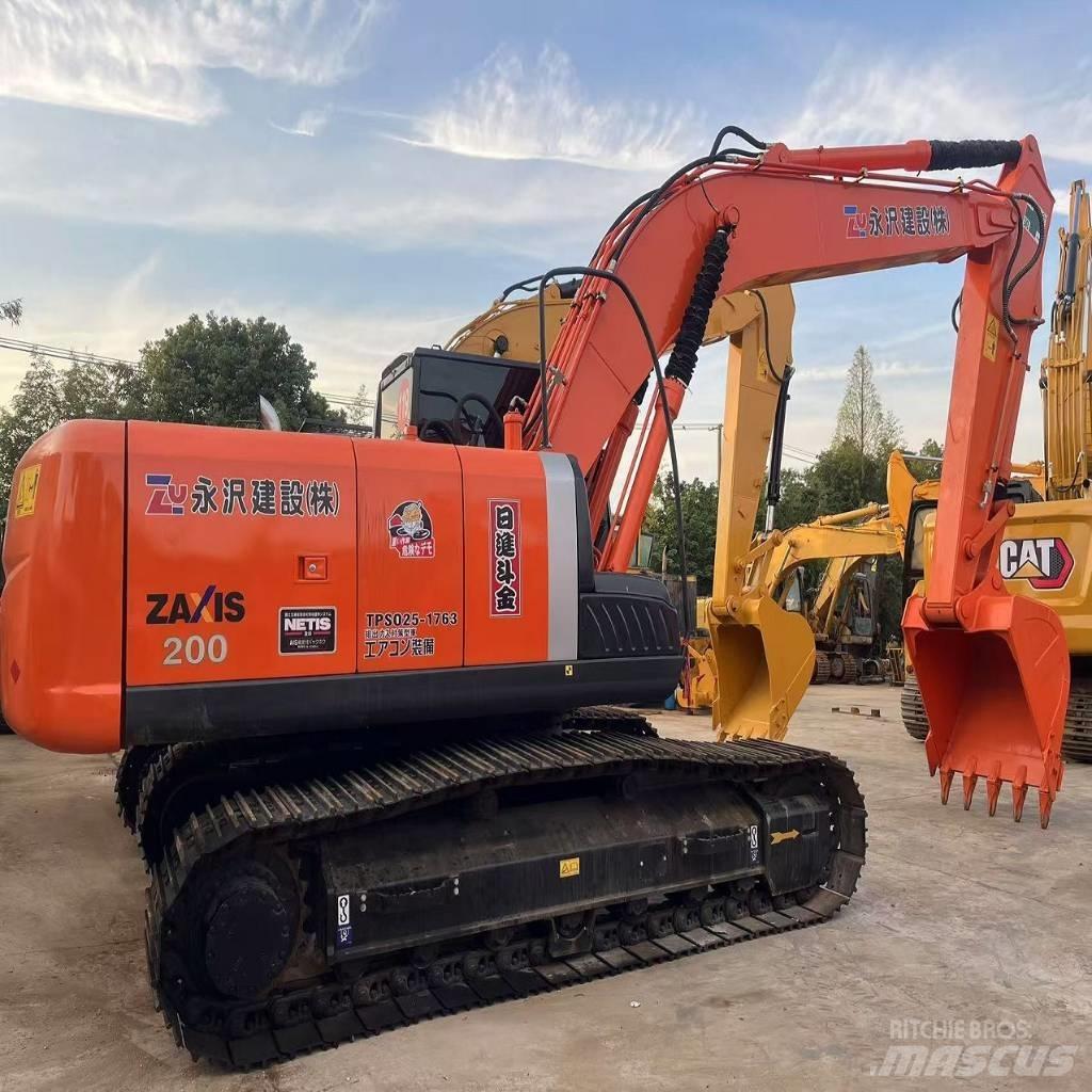 Hitachi zx200 Гусеничні екскаватори
