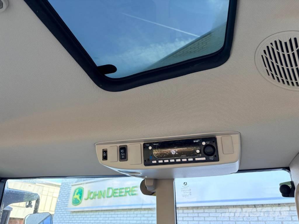 John Deere 6M200 Трактори