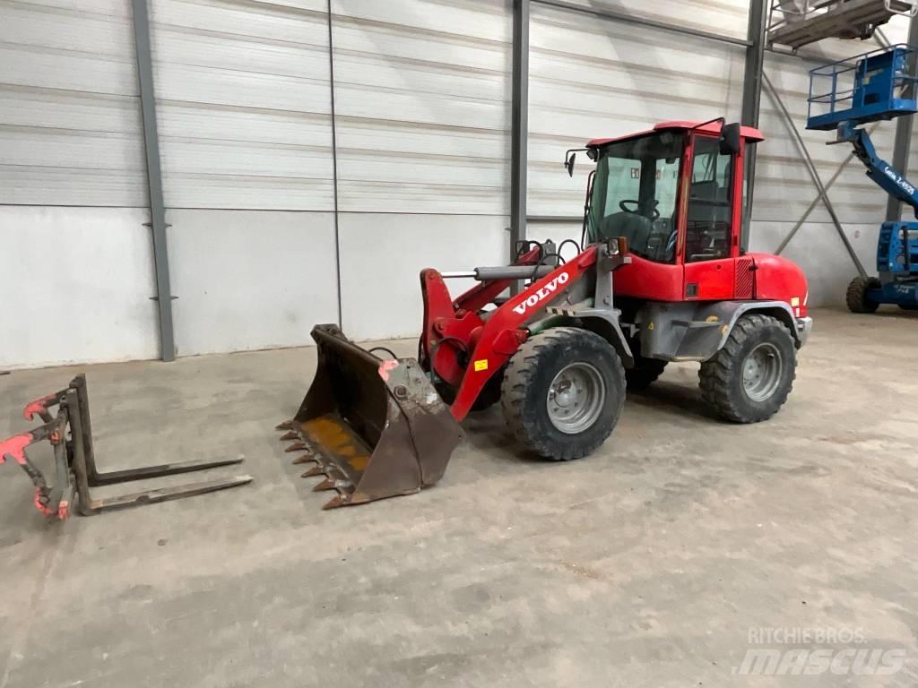 Volvo L 30 B-Z/X Фронтальні навантажувачі