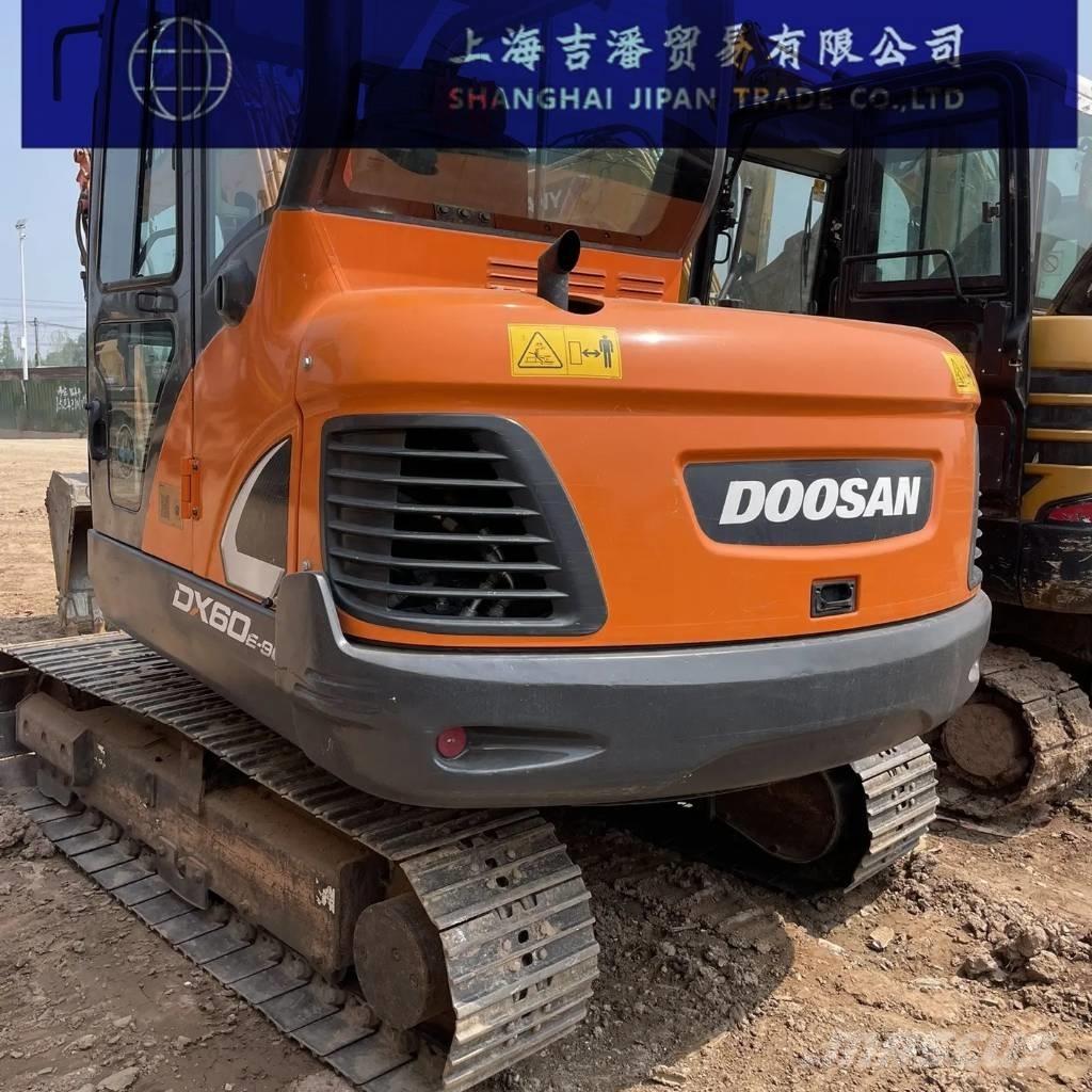 Doosan DX 60 Гусеничні екскаватори