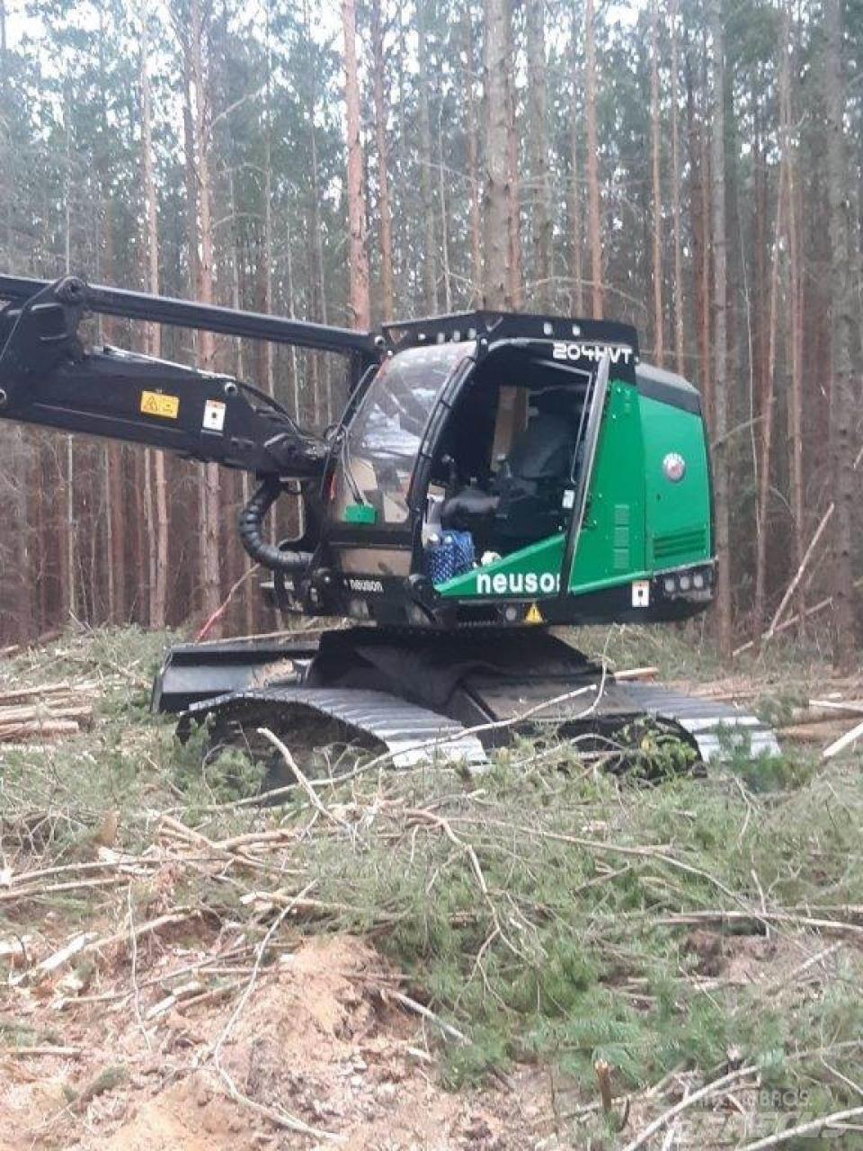 Neuson 204 HVT Харвестери