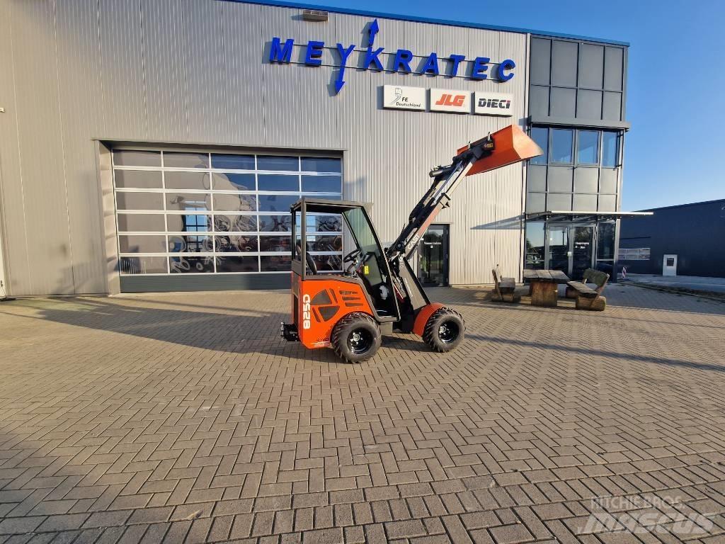 Cast Loaders 825D Телескопічні навантажувачі