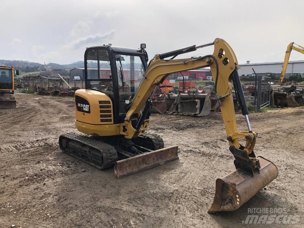 CAT 302.7 D Міні-екскаватори < 7т