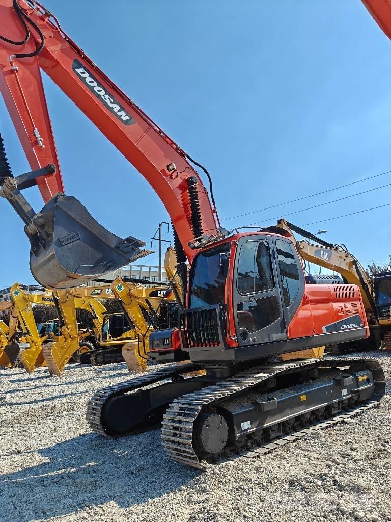 Doosan 225 LCA Гусеничні екскаватори