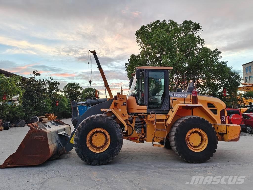 Volvo L 120 Фронтальні навантажувачі