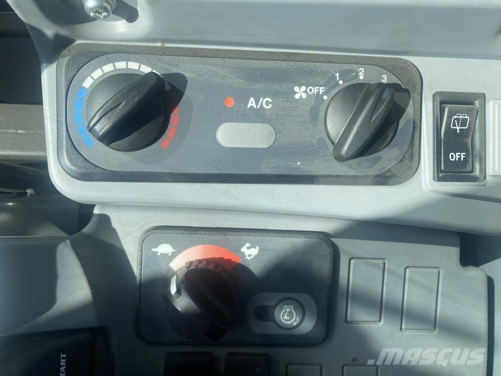 Kubota KX 163-5 Гусеничні екскаватори