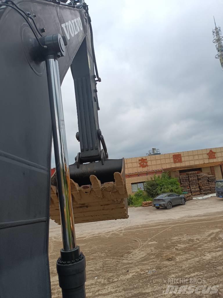 Volvo EC350DL Гусеничні екскаватори