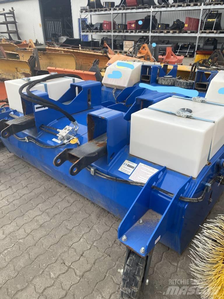  Multi Sweep 2400 mm Підмітальні машини