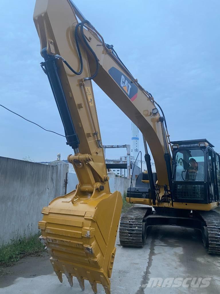 CAT 320 D Гусеничні екскаватори