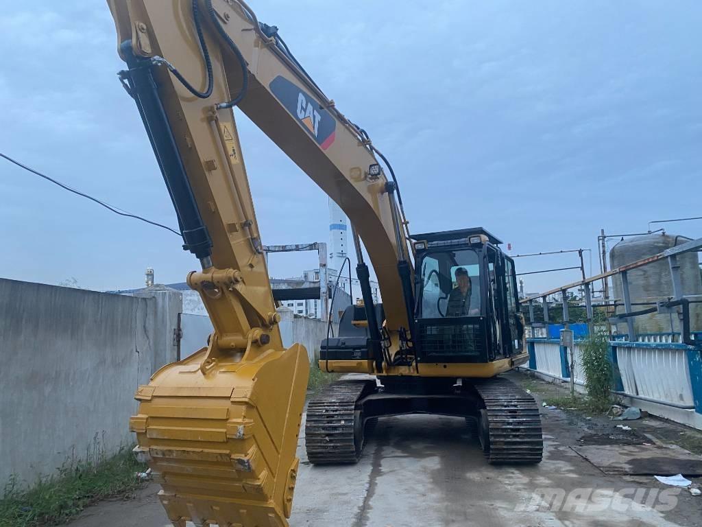 CAT 320 D Гусеничні екскаватори