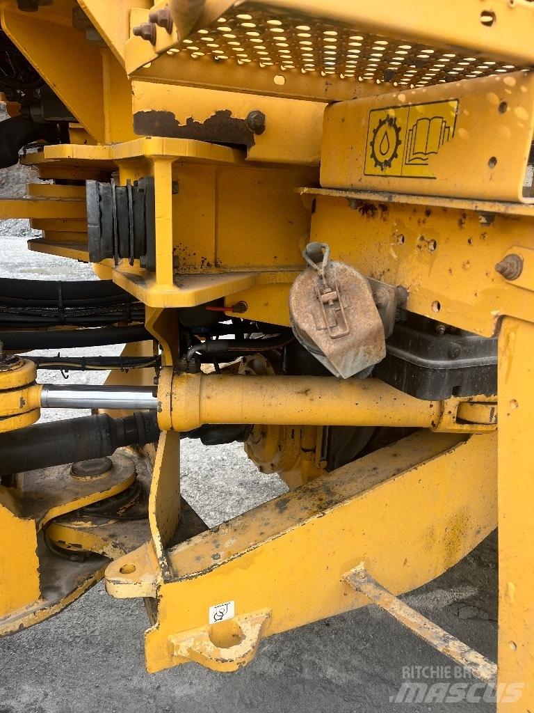 Volvo L 120 F Фронтальні навантажувачі