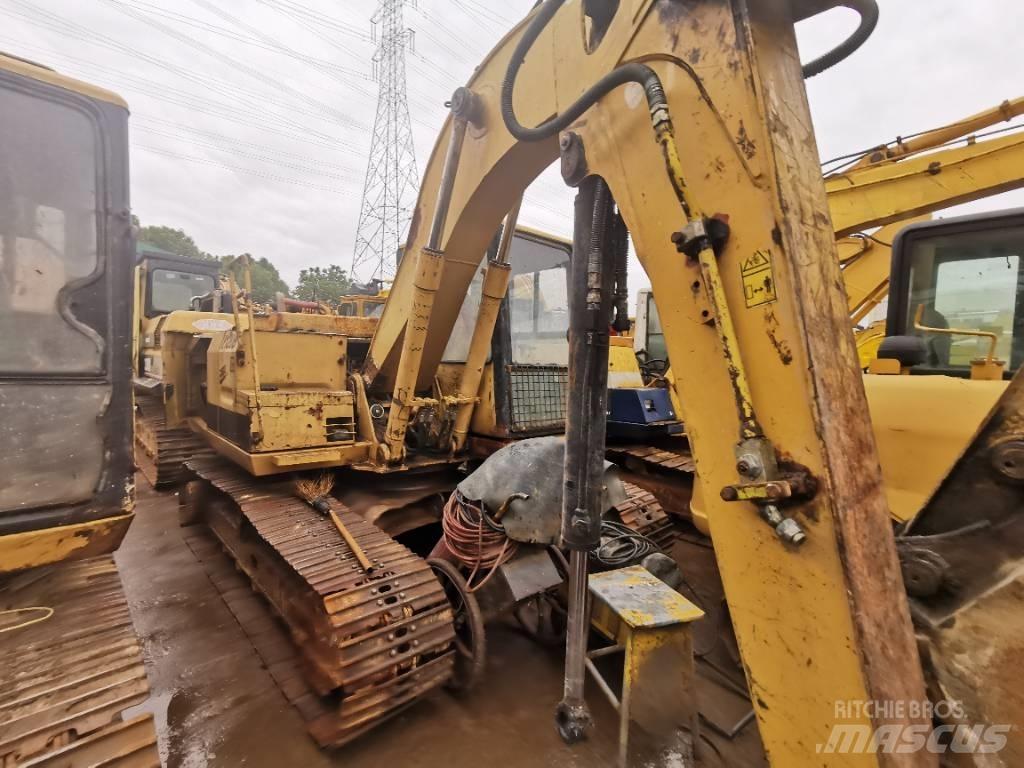 CAT E120B Гусеничні екскаватори