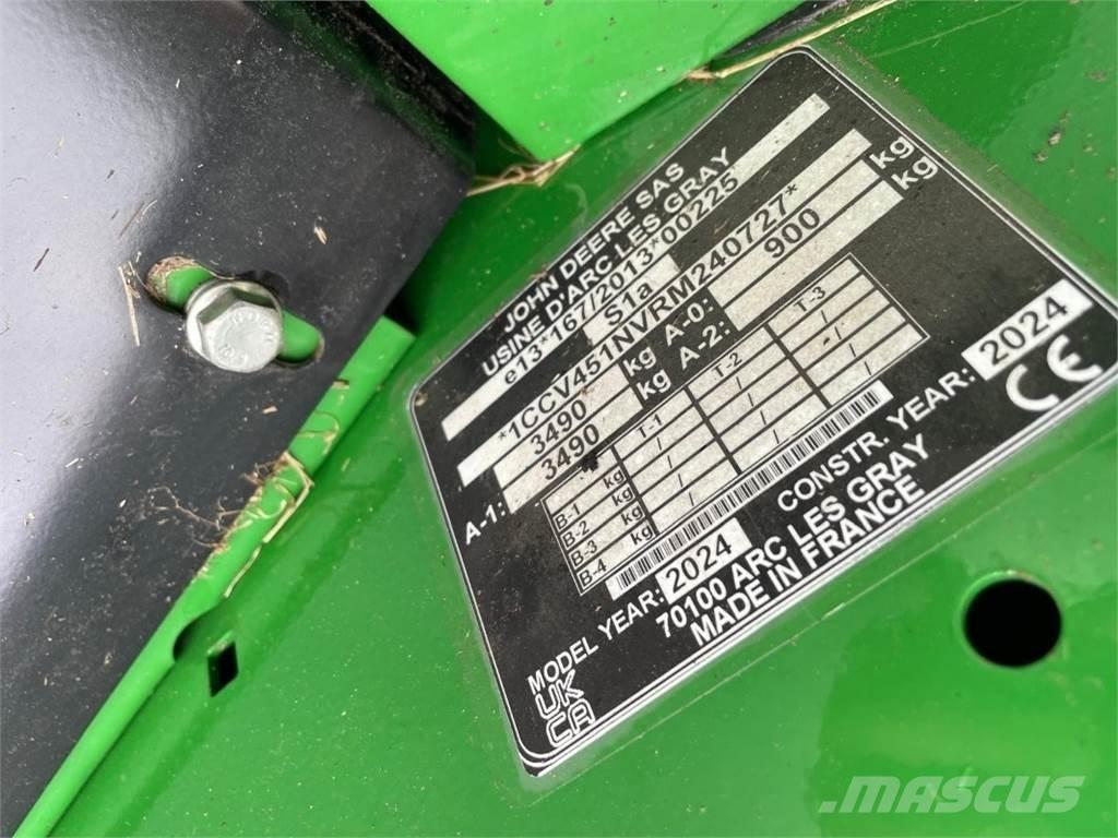 John Deere V451M Рулонні прес-підбирачі