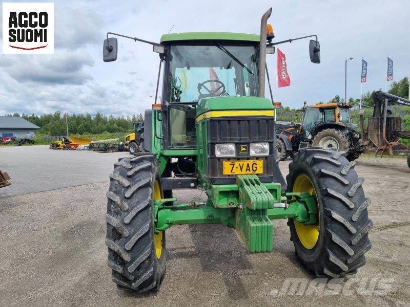 John Deere 6610 Трактори
