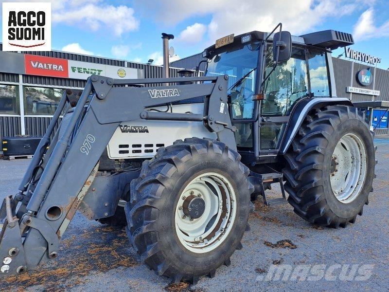 Valtra 8400 Трактори