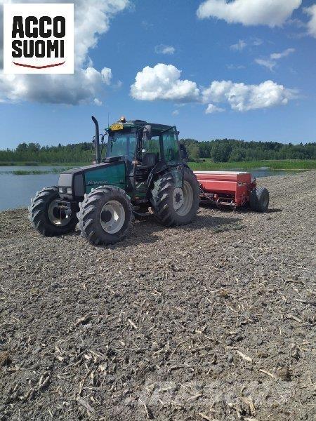 Valtra 900 Трактори