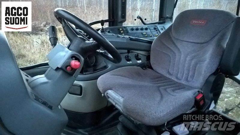 Valtra M130 Трактори