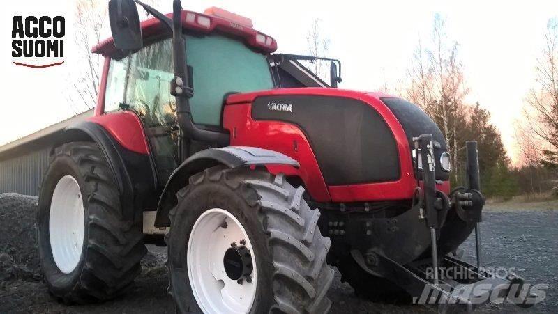 Valtra M130 Трактори