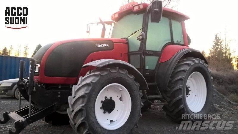 Valtra M130 Трактори