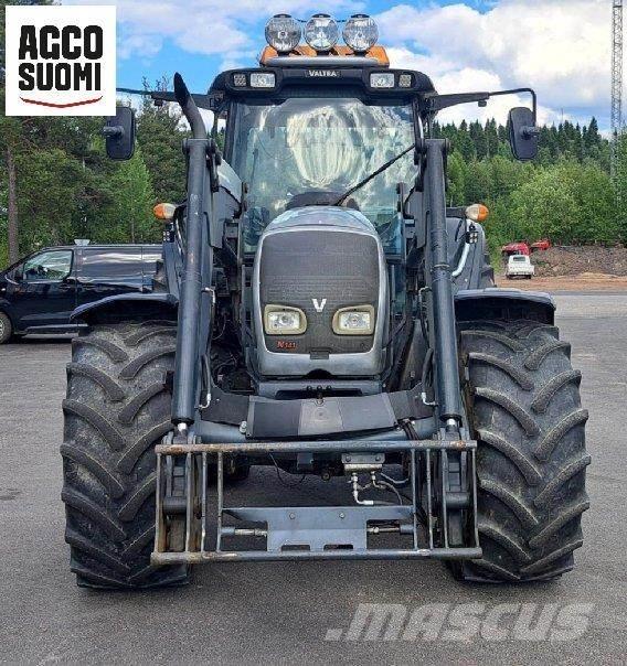 Valtra N141 A Трактори