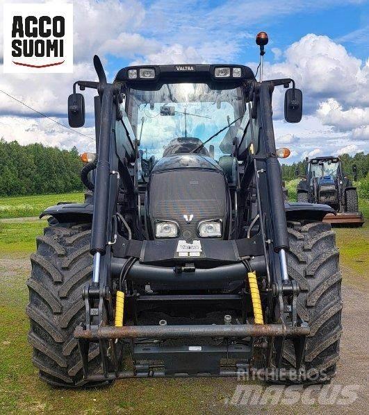 Valtra N141 H Трактори