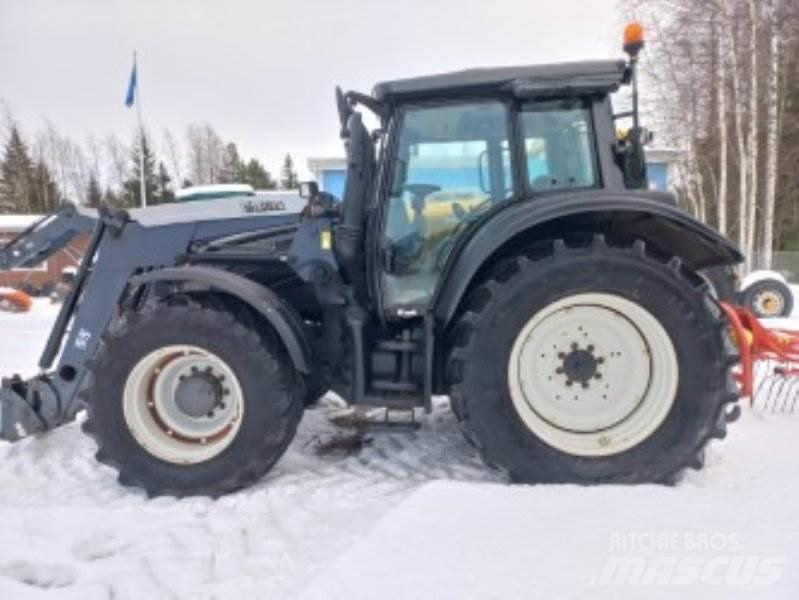 Valtra N142 DIRECT Трактори