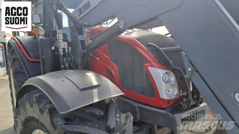 Valtra N143 HT Трактори